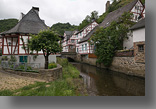 Monreal aan het riviertje de Elz, is een schilderachtig middeleeuws plaatsje in de Eifel.