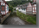 Monreal aan het riviertje de Elz, is een schilderachtig middeleeuws plaatsje in de Eifel.