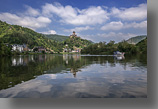 Cochem is een bekende toeristische plaats aan de Moezel gedomineerd door de Reichsburg.