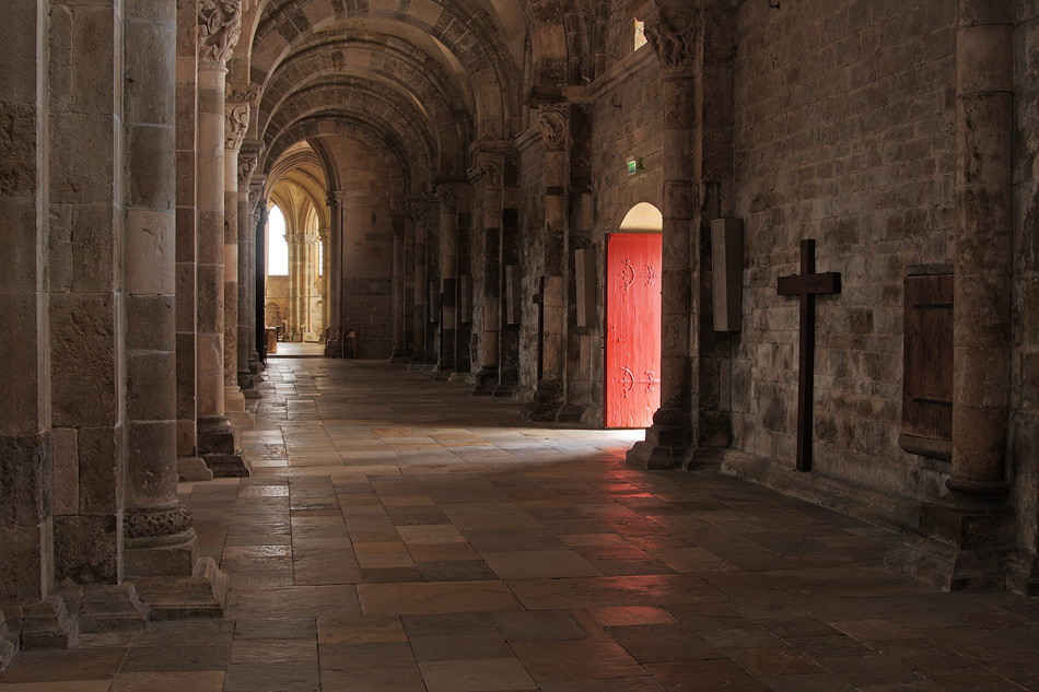 De basiliek van V�zelay in Bourgondi� (1185) staat op de werelderfgoedlijst van de Unesco.