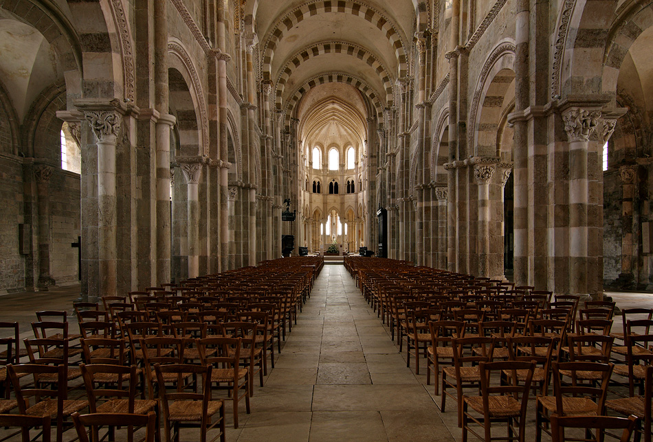 De basiliek van V�zelay in Bourgondi� (1185) staat op de werelderfgoedlijst van de Unesco.
