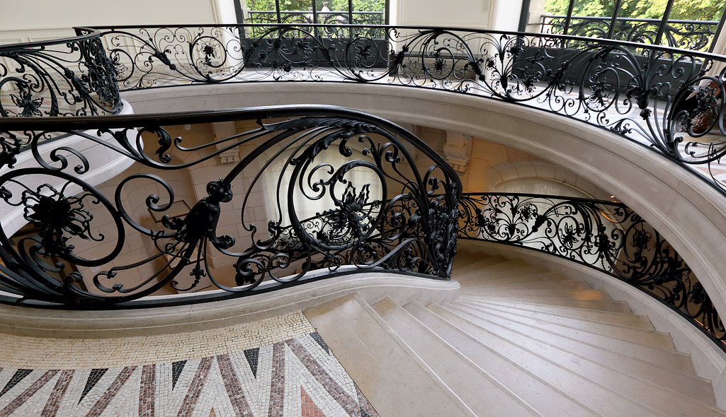 Parijs, Le Petit Palais. Werd gebouwd voor de wereldtentoonstelling van 1900.Nu is het een museum met kunstvoorwerpen van de Griekse oudheid tot de 20ste eeuw.