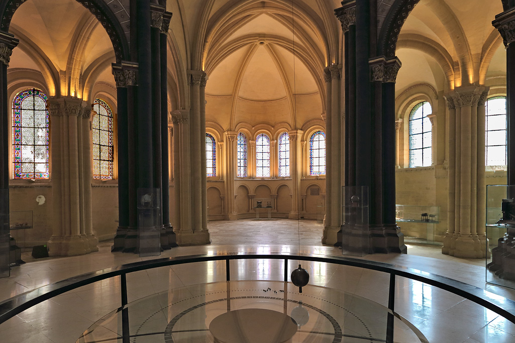 Het experiment met de Slinger van Foucault in met Mus�e des Arts et M�tiers toont aan dat de aarde rond haar as draait (1851)