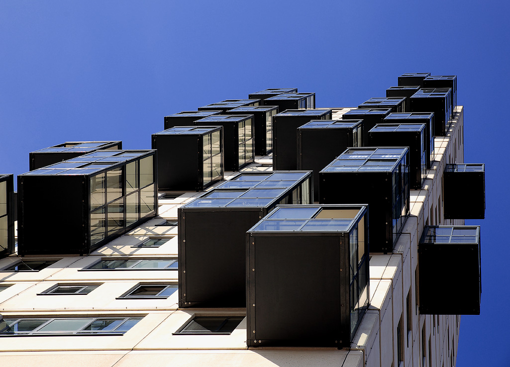 Balkons als vogelkooien aan de Stadsheer in Tilburg