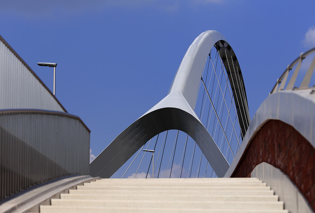 Brug De Oversteek over de Waal bij Nijmegen