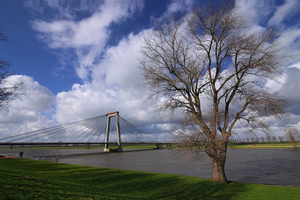 Brug bij Heusden