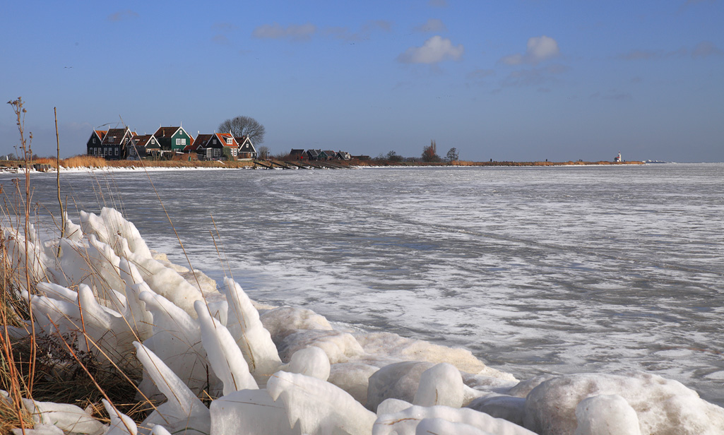 Zicht op Rozenwerf op Marken
